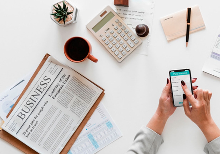 Gráficos de control financiero y análisis de rentabilidad de negocio